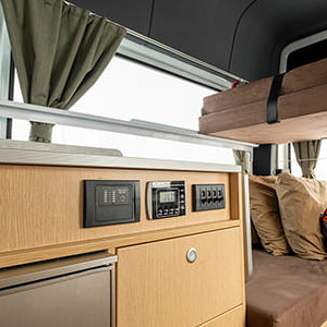 Apollo Endeavour 4 Berth-interior (4)