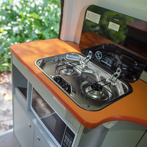 ta-hi-5-campervan-5-berth-interior-burner