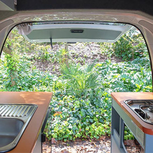 ta-hi-5-campervan-5-berth-interior-cooking-area