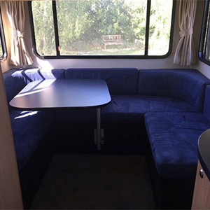 Bargain Deluxe Motorhome – 4-6 Berth – dinette