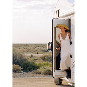 cruisin-deluxe-motorhome-6-berth-door