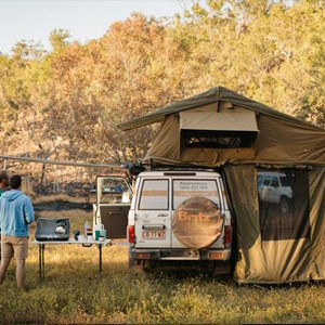 Britz Safari Landcruiser 4WD – 5 Berth – lifestyle 3