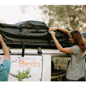 Britz Safari Landcruiser 4WD – 5 Berth – tent packing