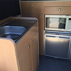 BM Hi-Top Campervan – 2 to 3 Berth – sink