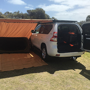 BM Landcruiser Prado 4WD – 3 Berth – back open