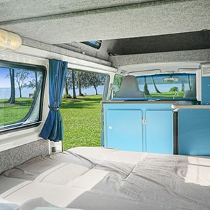 camperman-maxie-hightop-campervan-3-berth-bed2