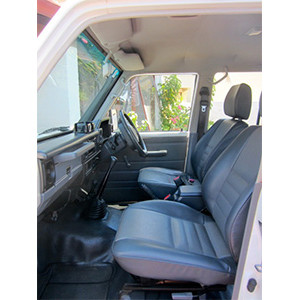 BC Land Cruiser 4WD – 3 Berth – driver area