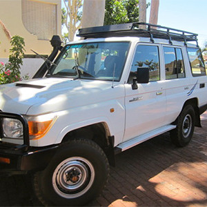 BC Land Cruiser 4WD – 3 Berth – external photo (1)