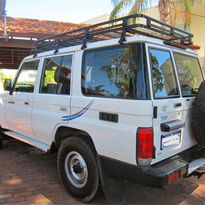 BC Land Cruiser 4WD – 3 Berth – external photo (1)