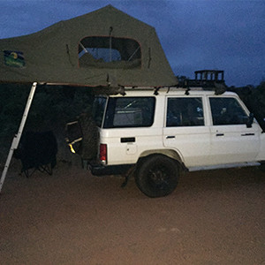 BC Land Cruiser 4WD – 3 Berth – roof top tent open