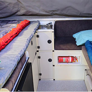 BB 4WD Campervan – 3-4 Berth-interior (4)