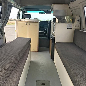 tm-devil-finder-3-berth-interior