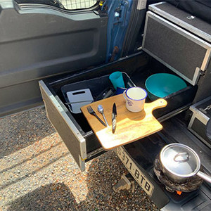 Armadillo Premium 4WD – 2 Berth – utensils