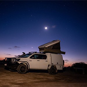 bc-camper-4wd-5-berth-exterior-night-view