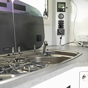 ar-compact-motorhome-2-berth-kitchen