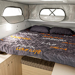 gc-adventure-hilux-4wd-2-berth-bed