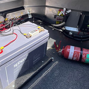 WA-200-Series-4WD-Trailer-5-Berth-battery-and-fire-extinguisher