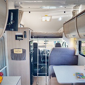 cruisin-adventurer-4-berth-drivers-cabin