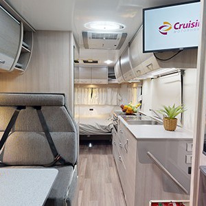 cruisin-adventurer-4-berth-interior