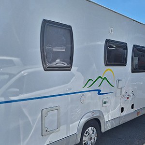 lr-motorhome-4-berth-exterior-side