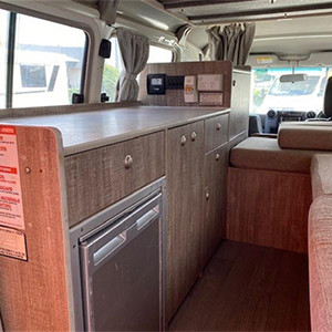 OLL 4WD Camper – 2 Berth-interior (5)