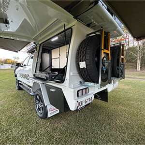 OLO 4WD Camper – 5 Berth-exterior (1)