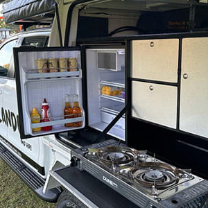 OLO 4WD Camper – 5 Berth-fridge-burner