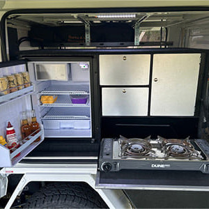 OLO 4WD Camper – 5 Berth-interior (2)