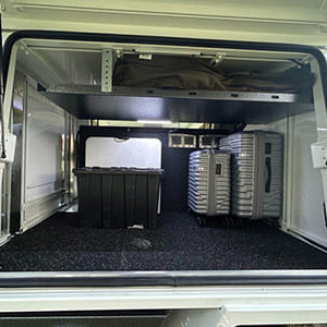 OLO 4WD Camper – 5 Berth-interior (5)