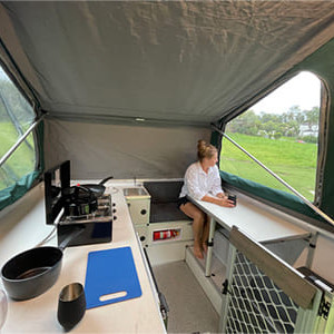 OLT 4WD Camper – 5 Berth-internal (1)