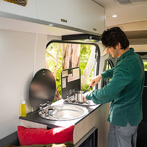 Indie Campers Seeker – 2 Berth-cooking