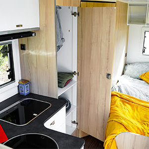 Indie Campers Wander – 4 Berth-interior (8)